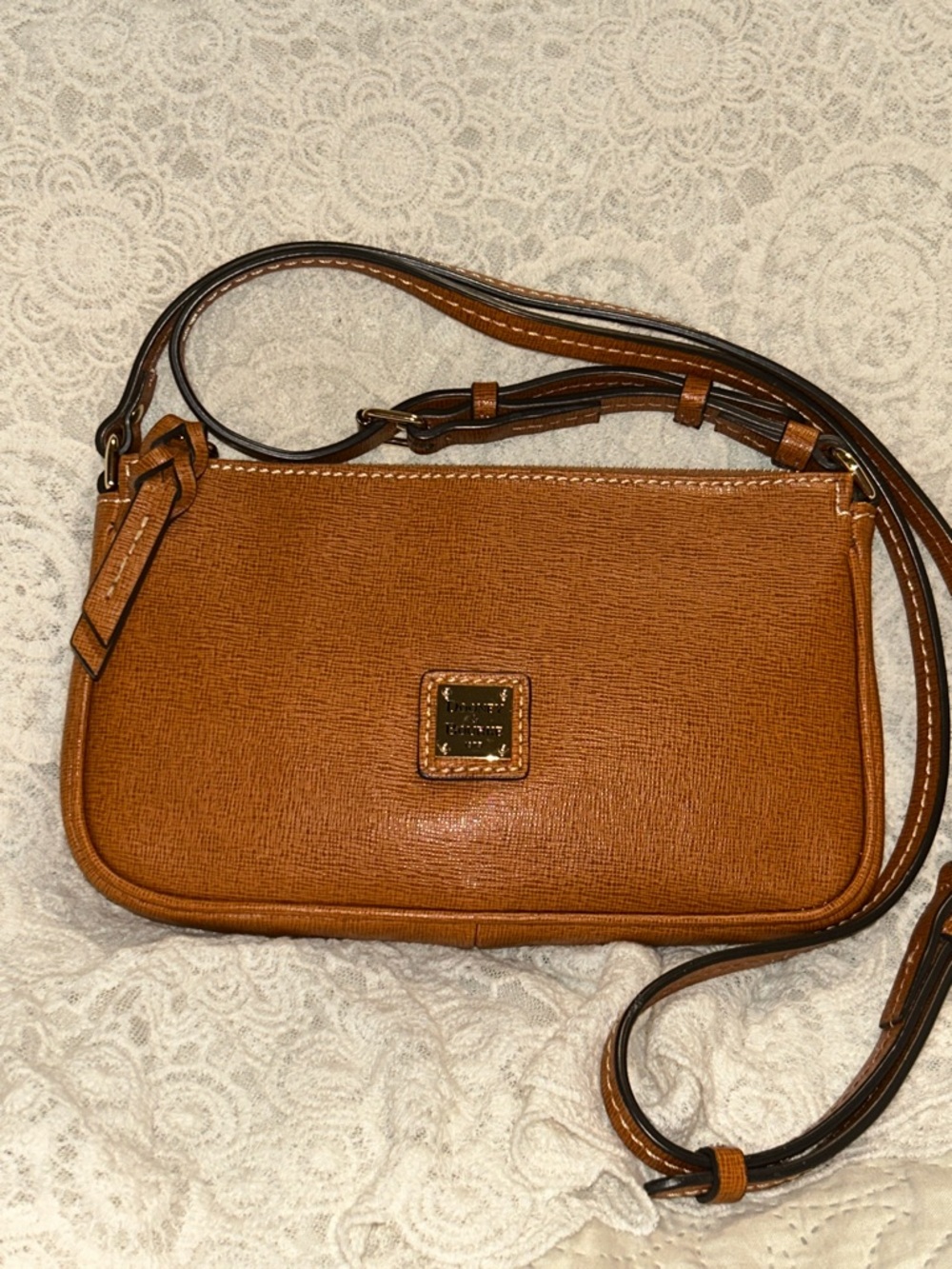 Stylish Dooney & Bourke Lexi Crossbody